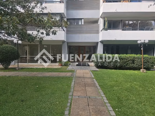 DPTO. FULL REMODELADO EN LAS CONDES (Precio recién rebajado)
