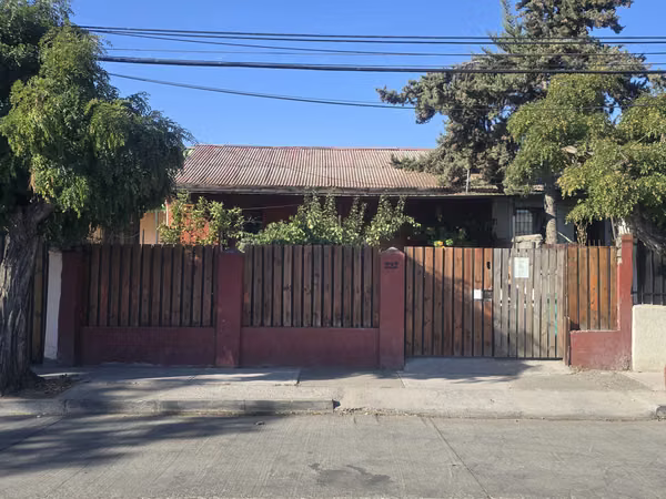 CASA EN SECTOR MUY TRANQUILO SAN BERNARDO: 84 M2 C / 210 M2 T