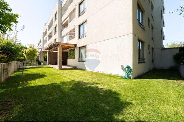 Dpto. en huechuraba con jardín privado