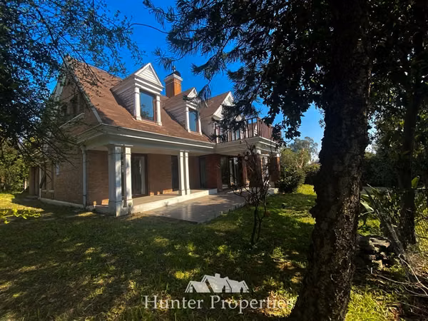 Casa en venta de 5 dorm. en La Reina