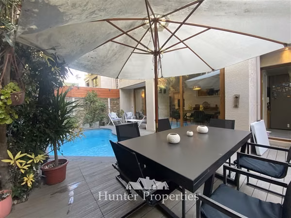 Casa en venta de 5 dorm. en La Reina