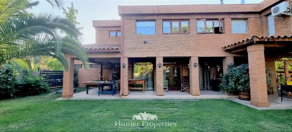 Casa en Venta en Machalí Amplia y Confortable con 6 Hab 4b