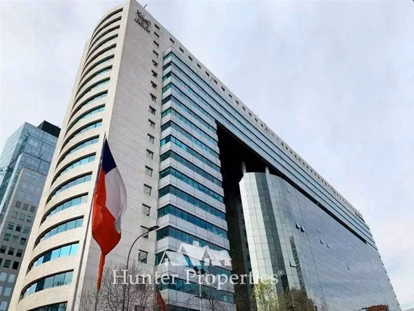 Oficina en arriendo en Las Condes Sanhattan Metro Tobalaba