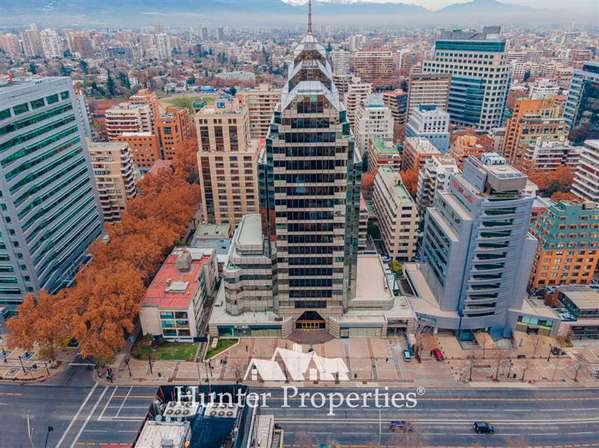 Oficina 790 metros mas terraza El Golf en Las Condes