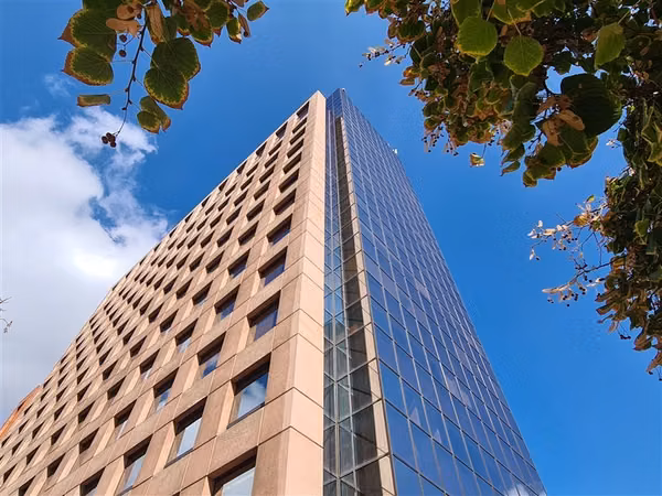 Oficina Arriendo Las Condes E Militar P Libre 267 m2 3 Est.