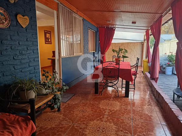 Casa con amplio terreno  sector Vital Apoquindo