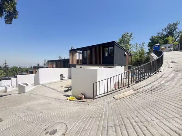 MODERNA Y EXCLUSIVA CASA 4D-4B-2E, SAN DAMIAN, LAS CONDES