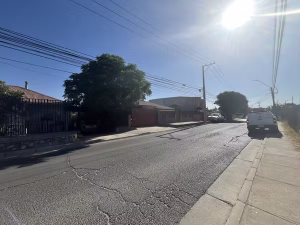 Amplia casa en venta, centro de Villa Alemana