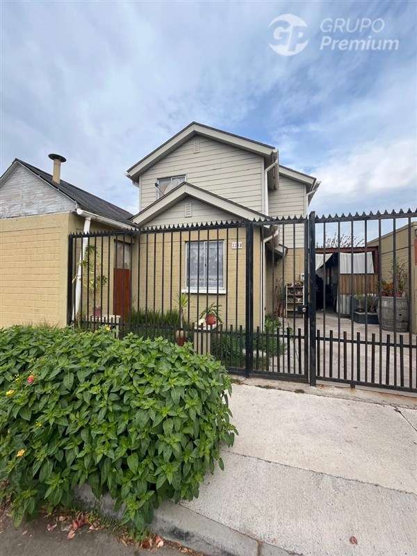Casa en venta de 4 dorm.3 baños y 2 estacionamientos en Buin