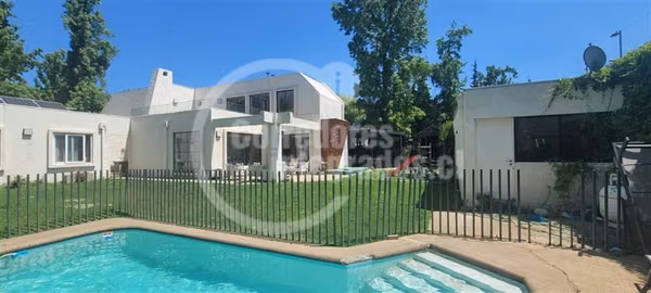 Casa venta de 8 dorm. en Las Condes Quinchamalí OPORTUNIDAD