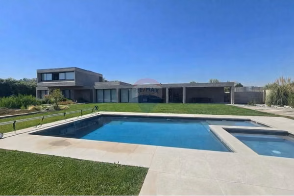 Maravillosa casa en viñas de chicureo