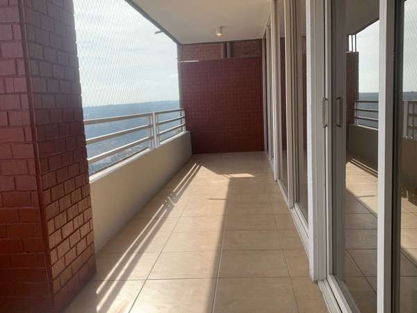 Vive con Estilo en Amplio Departamento (166650)