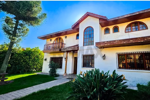 Elegante y exclusiva  casa en maipu