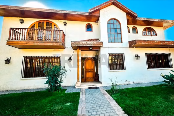 Elegante y exclusiva  casa en maipu