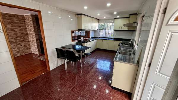CASA GRANDE EN BUEN SECTOR QUILICURA