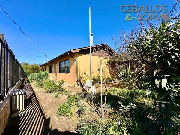 Casa en venta de 2 dorm. en Limache