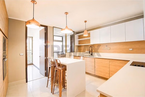 4 dorm - amplia cocina con isla