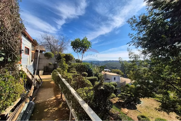 Casa con gran terreno y vista / reñaca alto