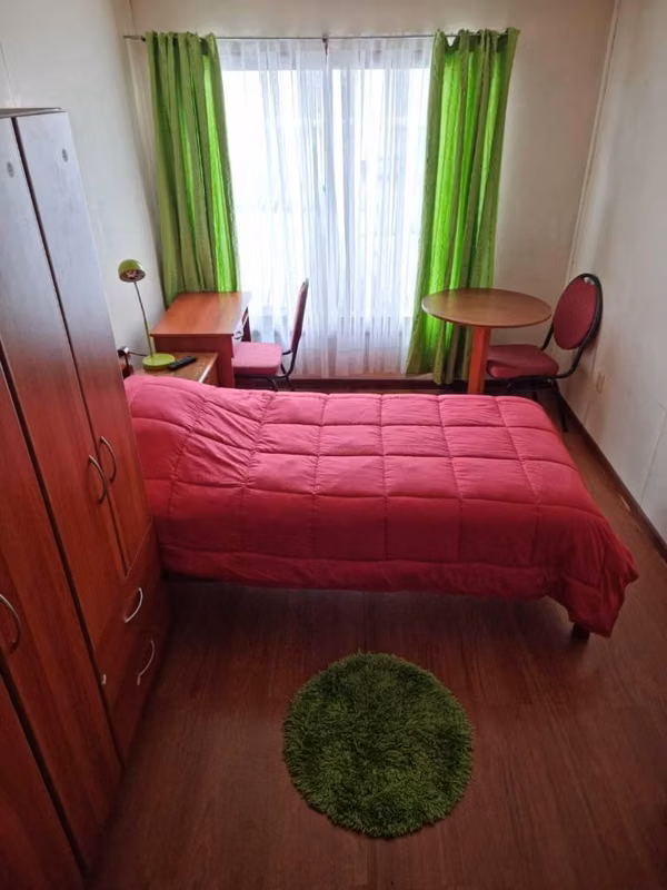 Arriendo pieza amoblada