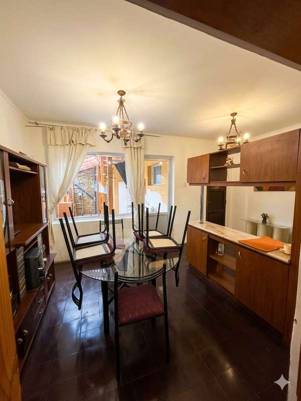 Venta de propiedad  4 habitaciones 2 baños, sala de estar y  oficina  especial para arrendar piezas a estudiantes u otro proyecto.
