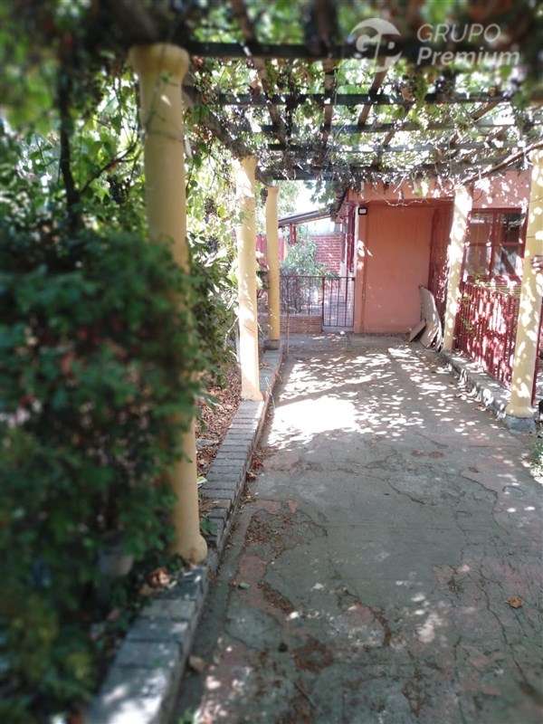 Amplia casa 4D 2B con gran terreno en San Luis