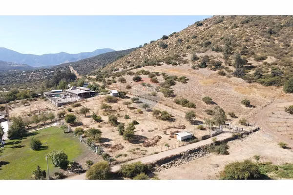 Parcela en esquina con hermosa vista al tranque