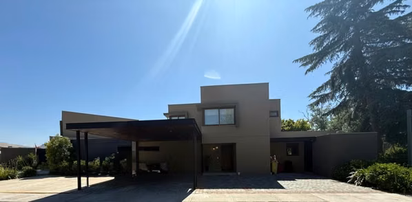 CASA VENTA  EN EXCLUSIVO CONDOMINIO  DE SANTA ELENA CHICUREO