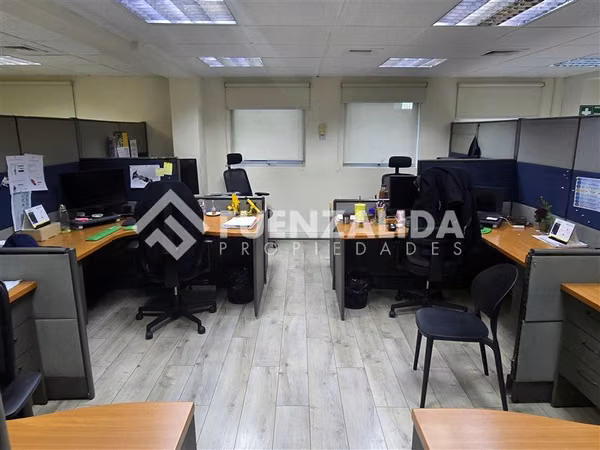 Oficina en venta en Las Condes a pasos Metro Escuela Militar