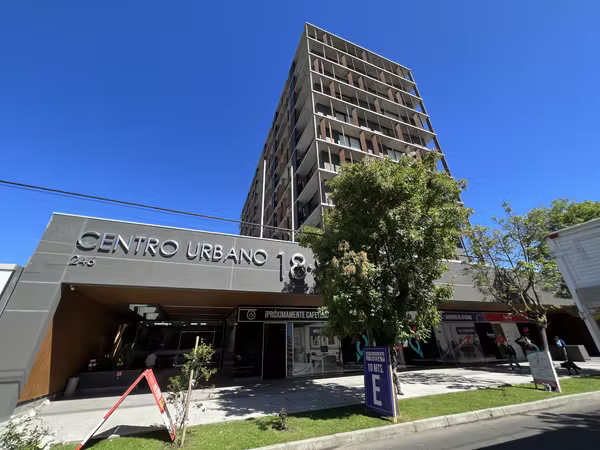 Arriendo oficina, 25 m2, ubicada en el centro de Chillan