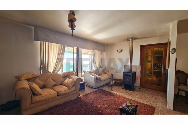 Casa en parcela con vista y piscina