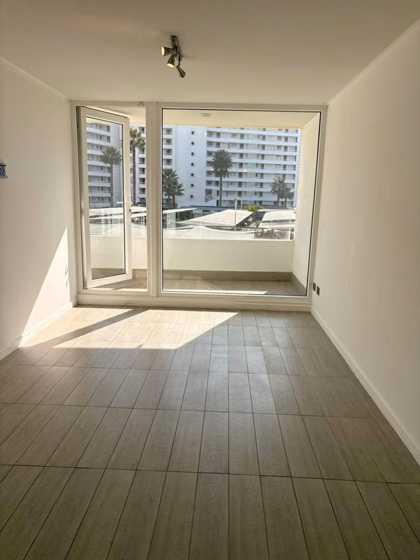Oportunidad!! Vendo Dpto 2+2 estacionamiento y bodega, condominio tipo resort, piscina con olas.
