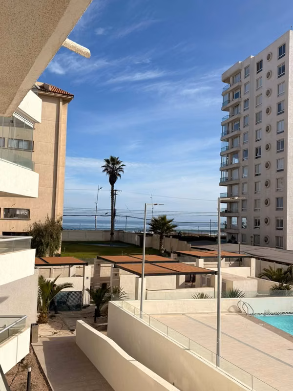 Excelente oportunidad, Dpto Av. del Mar, moderno condominio tipo Resort, piscina con olas. La Serena