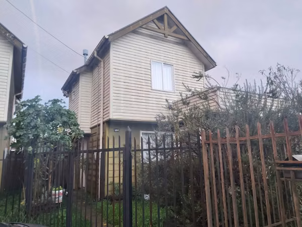 CASA EN BRISAS DE LA RIBERA Valdivia