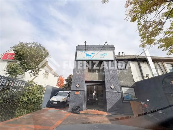 Local Comercial en arriendo en Tabancura, 5 Estacionamientos