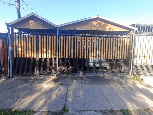 Casa en venta de 3 dorm. en La Pintana