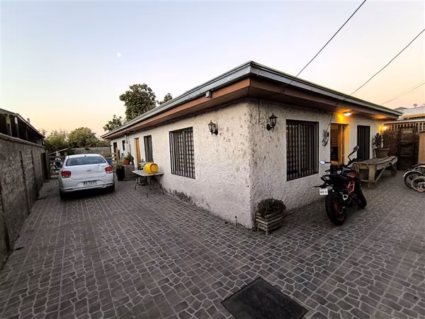 Casa en venta de 3 dorm. en San Bernardo