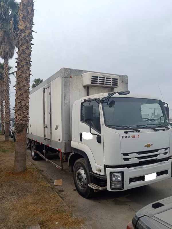 CHEVROLET FVR 1826 AÑO 2022 4X2 8MT EQ DE FRIO 12 PALLET.