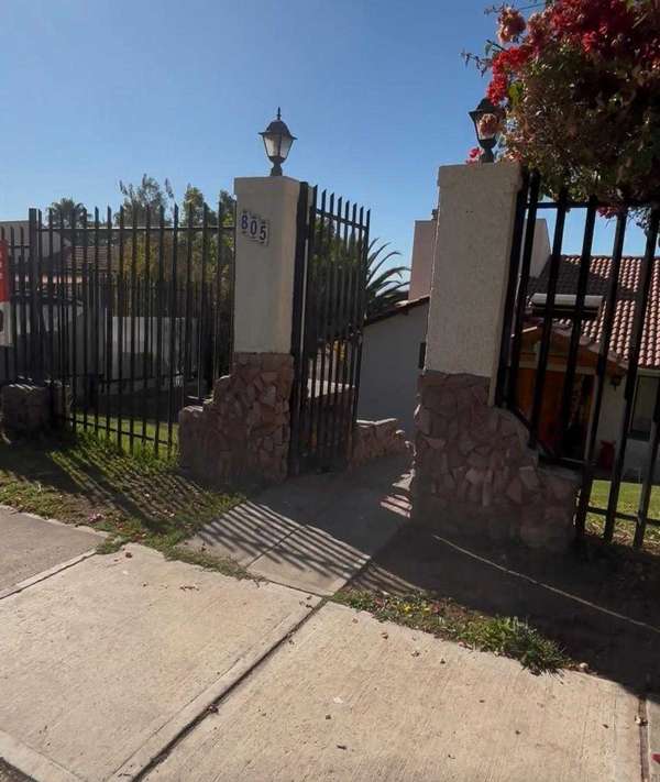 Casa Amplia con Excelente Conectividad (168707)