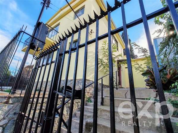 Casa en arriendo de 4 dorm. en Quilpué