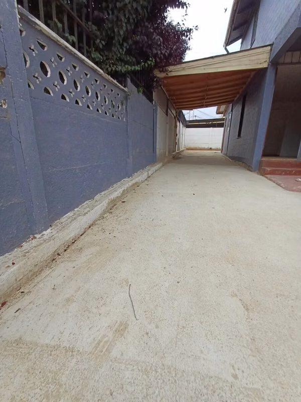 Vivabien Propiedades Vende Excelente Casa en Villa Alemana, sector Troncos Viejos