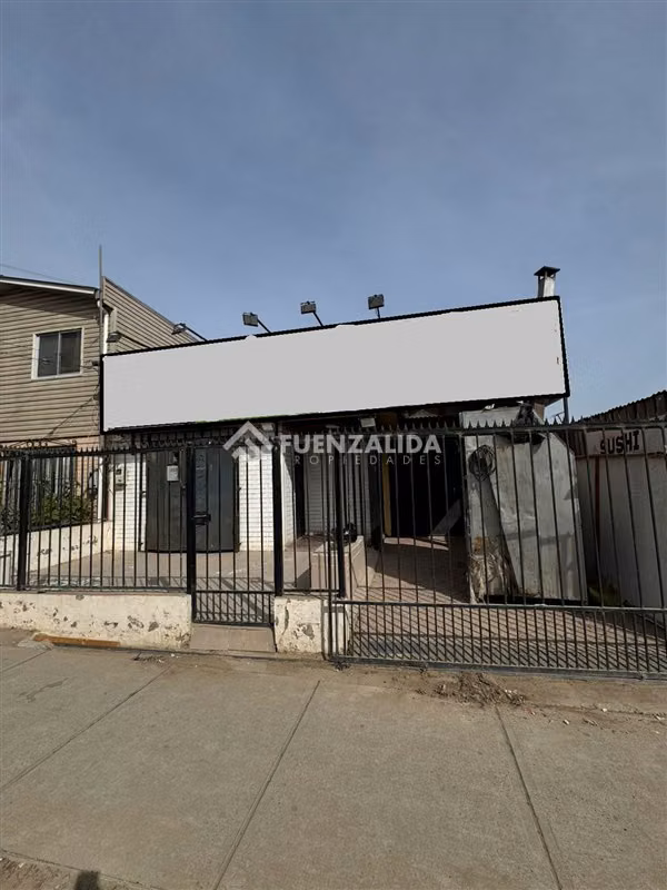 Casa en venta de 3 dorm, 2 baños. en Coquimbo