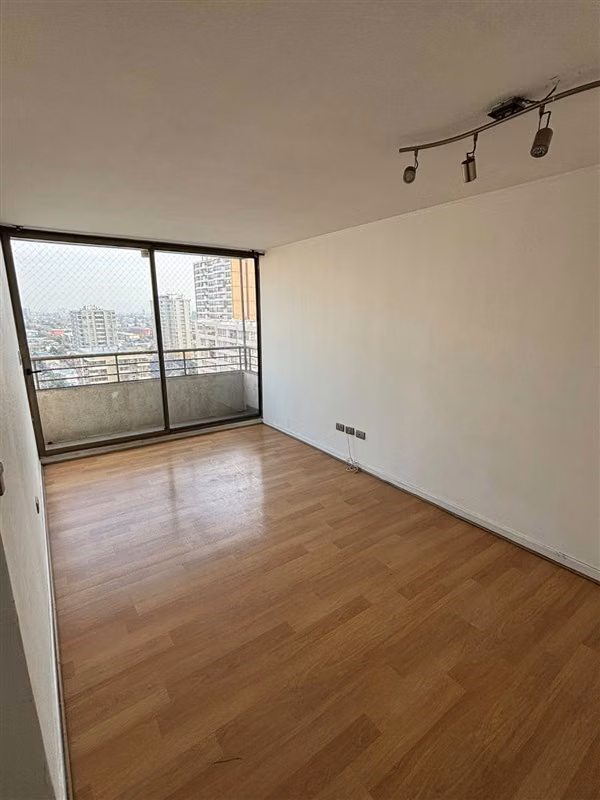 Departamento en arriendo de 3 dorm. en San Miguel