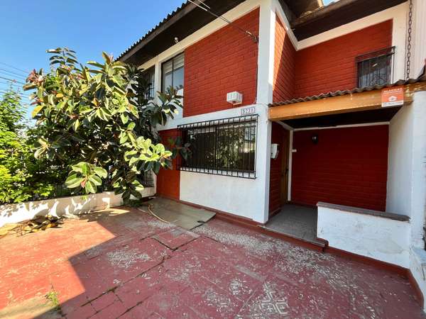 Amplia casa sector residencial 6D+2B (87992)
