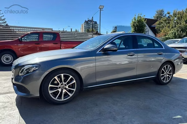 Mercedes-Benz E 200 2.0 E 200 Auto