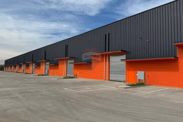 Bodega 384 m2 valle grande