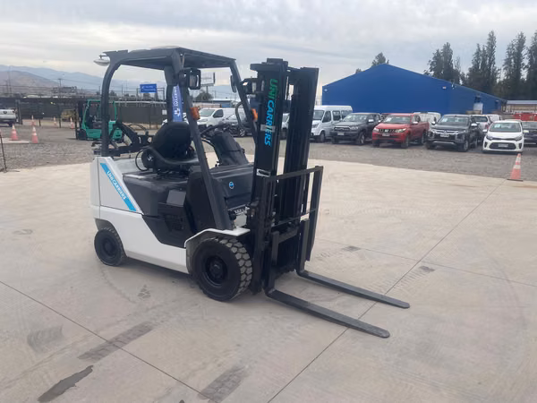 GRUA HORQUILLA 1,5 TONS MARCA UNICARRIERS MODELO FGE15 T-5 AÑO 2016