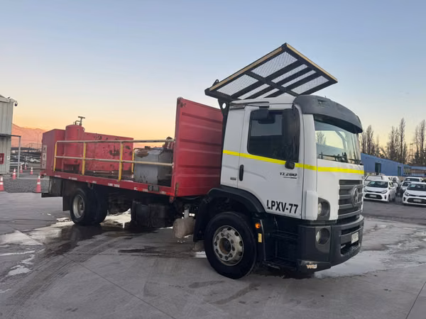 CAMION  Marca: VOLKSWAGEN Modelo: CONSTELLATION 17.280 DC Año: 2020