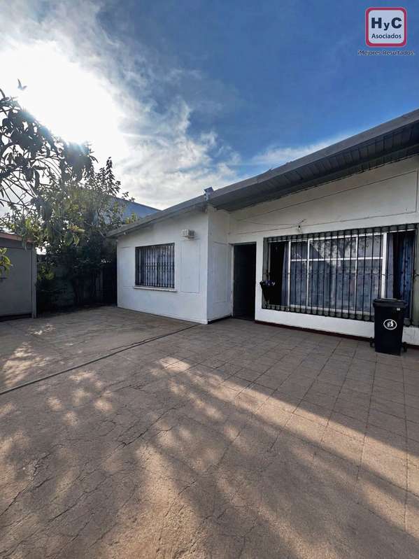¡OFERTA EXCLUSIVA! CASA EN VENTA, sector tranquilo y seguro, ubicación privilegiada a pasos del Metro.