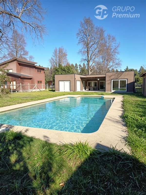 Casa en Pucón 4D + estudio, piscina y 1.003 m2