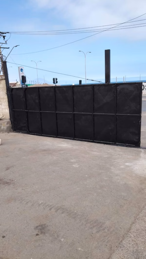 ARRIENDO TERRENO EN LA AV. PEDRO AGUIRRE CERDA DE LA CIUDAD DE ANTOFAGASTA.